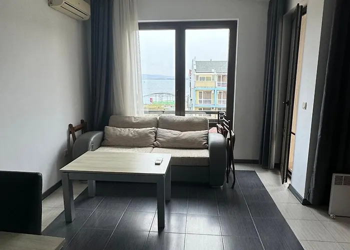 Апартаменты Relaxing - 100 Meters From The Sea
