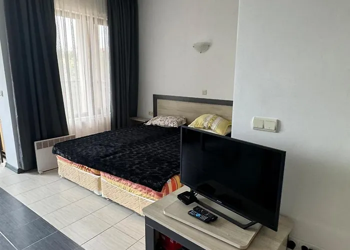 Lägenhet Relaxing - 100 Meters From The Sea Tjernomorets