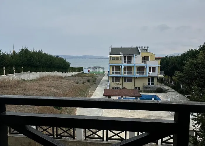 Relaxing - 100 Meters From The Sea * Tjernomorets